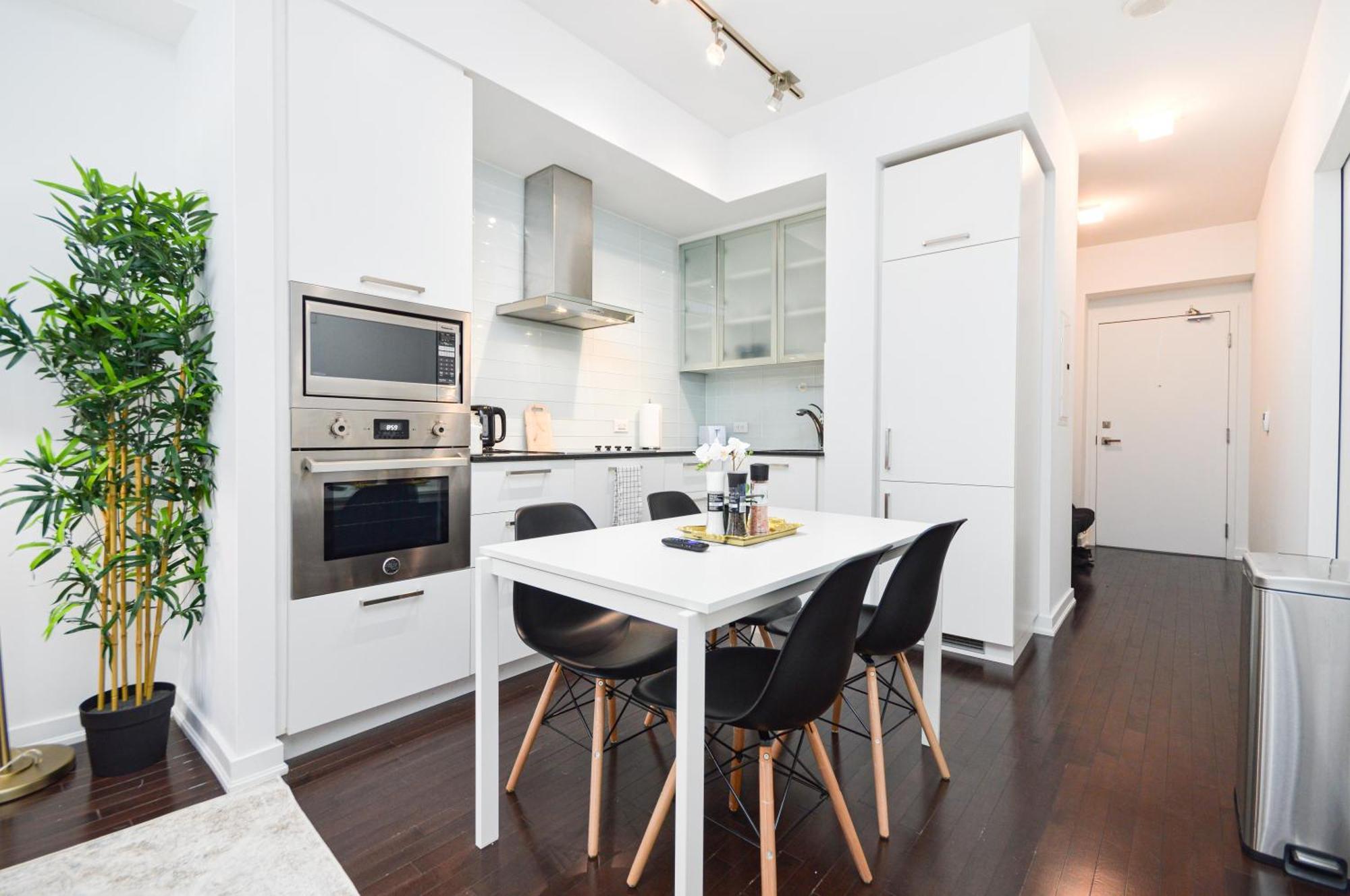 Downtown Toronto Condo Near Cn Tower, Scotiabank Arena, Rogers Centre, Union Station Exterior foto